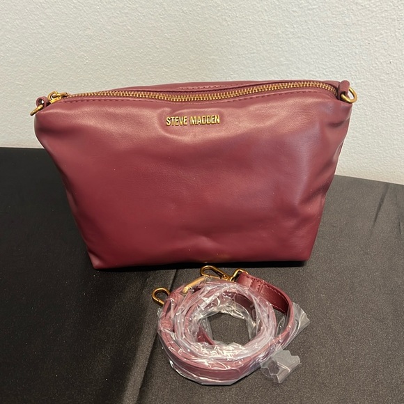 Steve Madden | Bloodstone Hobo Bag w/ Extra Crossbody Bag & Strap. - Picture 13 of 15